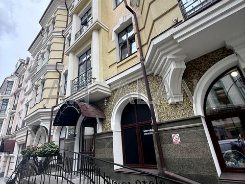 комерційна за адресою Воздвиженська вул., 45