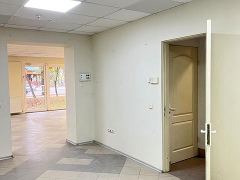 комерційна за адресою Галицька вул., 81