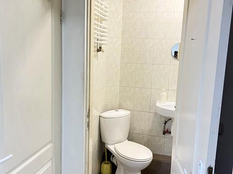 комерційна за адресою Галицька вул., 81