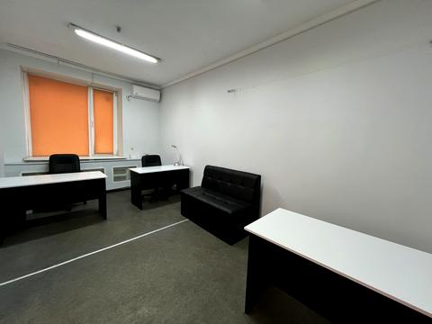 комерційна за адресою Подільська вул., 25