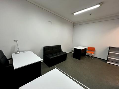 комерційна за адресою Подільська вул., 25