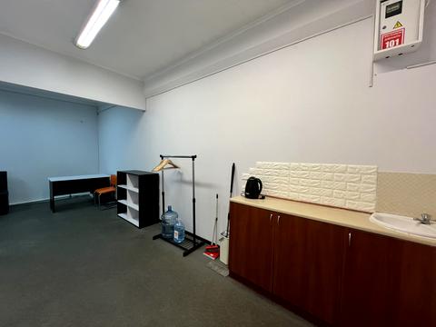 комерційна за адресою Подільська вул., 25