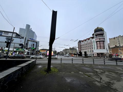 комерційна за адресою Подільська вул., 25