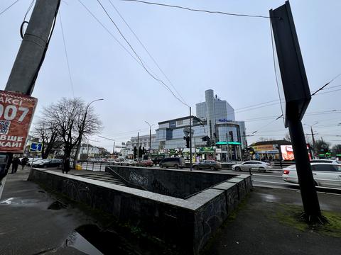 комерційна за адресою Подільська вул., 25