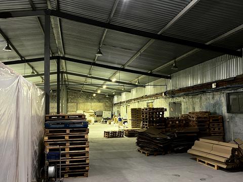 комерційна за адресою Верстова вул., 33