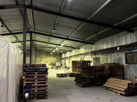 комерційна за адресою Верстова вул., 33