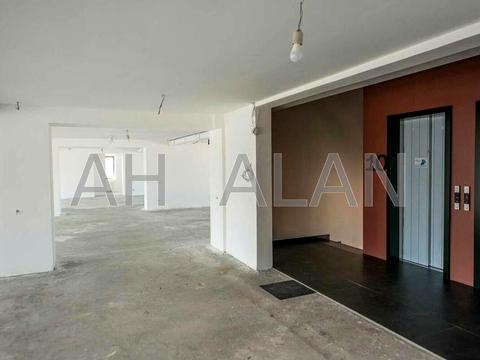 комерційна за адресою Саксаганського вул., 53/80