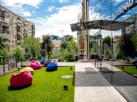 комерційна за адресою Саксаганського вул., 53/80