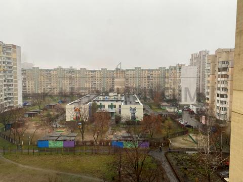 квартира за адресою Ревуцького вул., 18-А