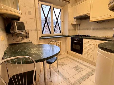 квартира за адресою Семінарська вул., 13