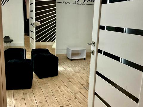 комерційна за адресою Тарнавського вул., 4