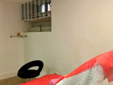 комерційна за адресою Тарнавського вул., 4