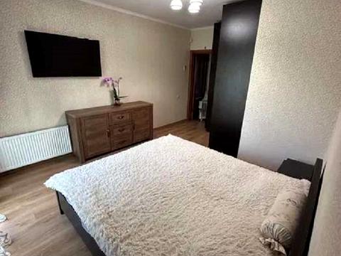 будинок за адресою Олександра Кутузакія вул. (Ленінградська), 52