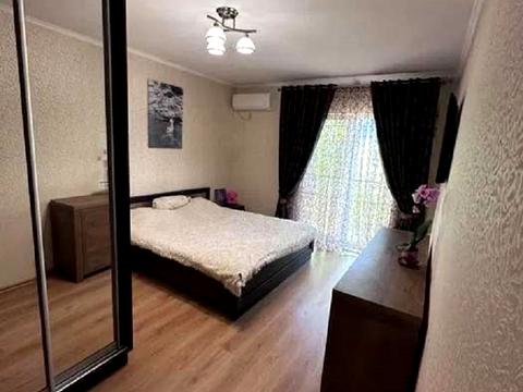 будинок за адресою Олександра Кутузакія вул. (Ленінградська), 52