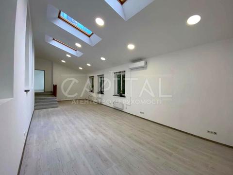 комерційна за адресою Редутна вул., 58