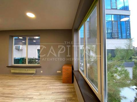 комерційна за адресою Редутна вул., 58