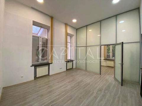 комерційна за адресою Редутна вул., 58