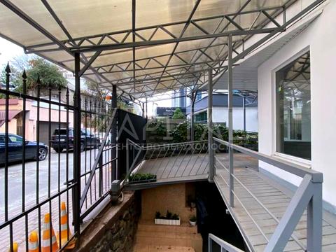 комерційна за адресою Редутна вул., 58