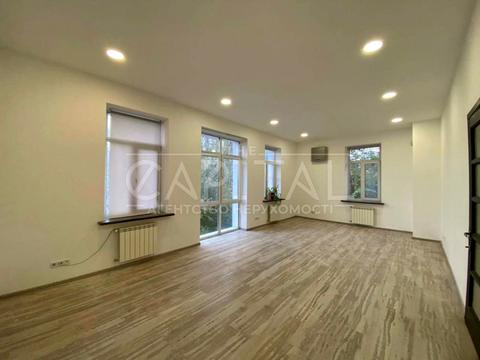 комерційна за адресою Редутна вул., 58