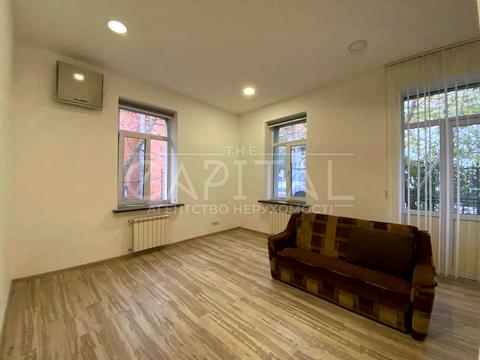 комерційна за адресою Редутна вул., 58