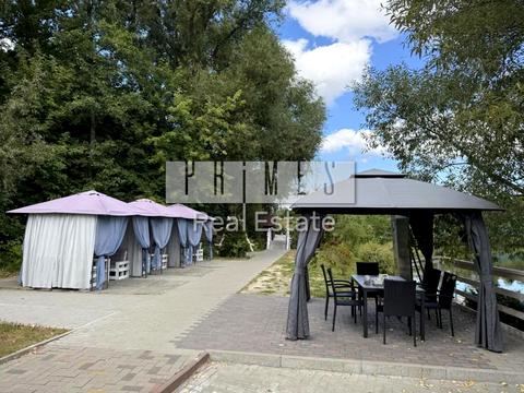 коммерческая по адресу Центральна, 1