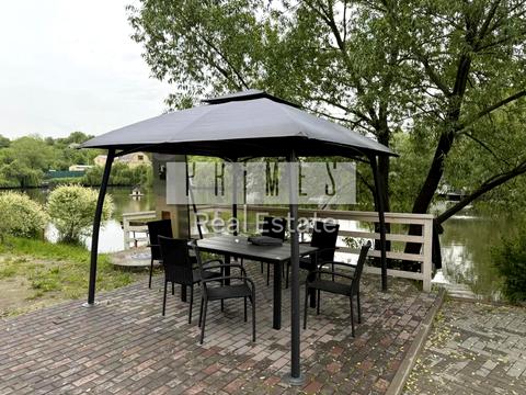 коммерческая по адресу Центральна, 1