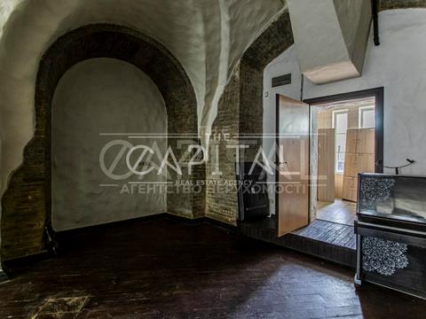 комерційна за адресою Євгена Коновальця вул. (Щорса), 44