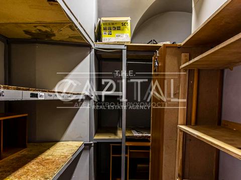 комерційна за адресою Євгена Коновальця вул. (Щорса), 44