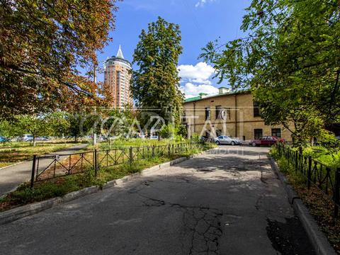 комерційна за адресою Євгена Коновальця вул. (Щорса), 44