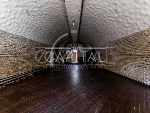 комерційна за адресою Євгена Коновальця вул. (Щорса), 44