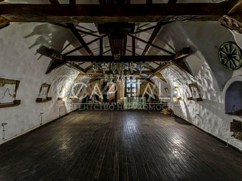 комерційна за адресою Євгена Коновальця вул. (Щорса), 44