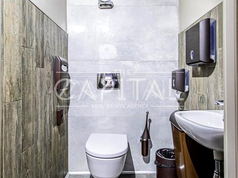 комерційна за адресою Євгена Коновальця вул. (Щорса), 44