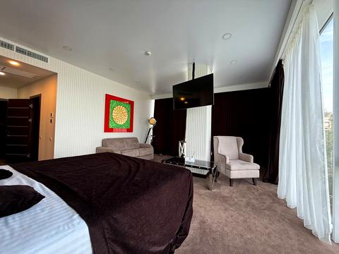 комерційна за адресою Бернардацці вул. (Красних Зір), 2а к2