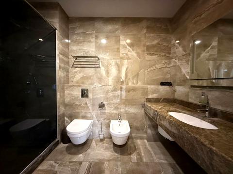 комерційна за адресою Бернардацці вул. (Красних Зір), 2а к2