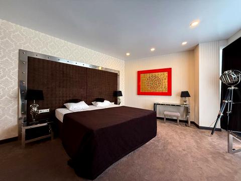 комерційна за адресою Бернардацці вул. (Красних Зір), 2а к2