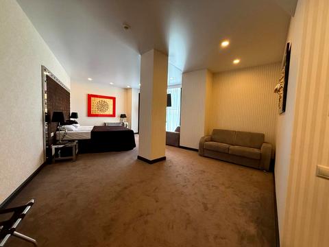 комерційна за адресою Бернардацці вул. (Красних Зір), 2а к2