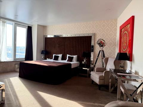 комерційна за адресою Бернардацці вул. (Красних Зір), 2а к2