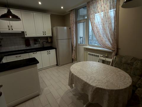 квартира за адресою Авіаконструктора Ігоря Сікорського вул. (Танкова), 1-А