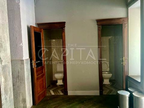 комерційна за адресою Євгена Коновальця вул. (Щорса), 44