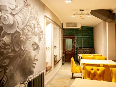 комерційна за адресою Євгена Коновальця вул. (Щорса), 44