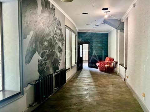 комерційна за адресою Євгена Коновальця вул. (Щорса), 44