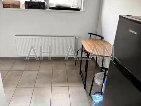 комерційна за адресою Казимира Малевича вул. (Боженка), 86-Г