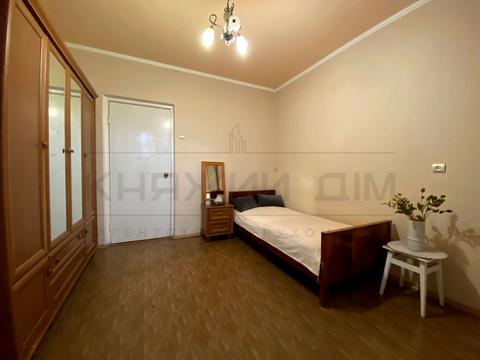 квартира за адресою Ревуцького вул., 18-А