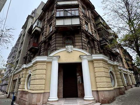 квартира за адресою Олександра Станкова вул. (Лейтенанта Шмідта), 1