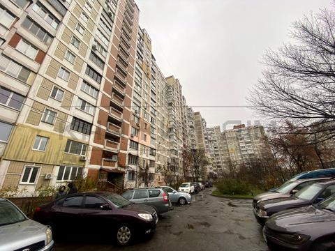 квартира за адресою Ревуцького вул., 18-А