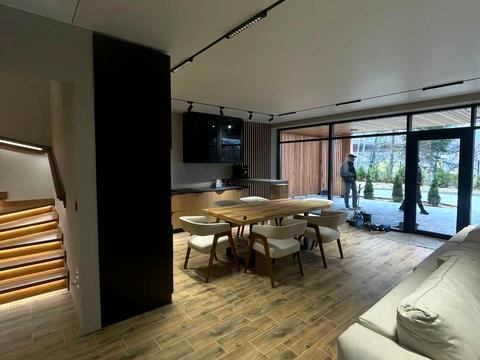 дом по адресу Свободи ул., 328-в