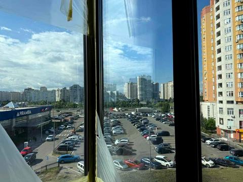 комерційна за адресою Олександра Мишуги вул., 1