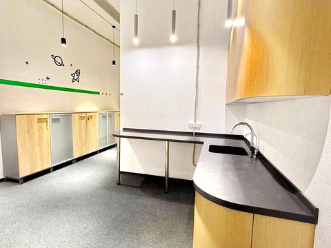 комерційна за адресою Кловський узвіз (Кловський), 7a