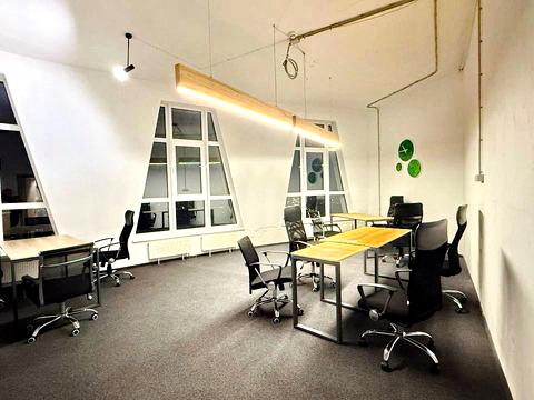 комерційна за адресою Кловський узвіз (Кловський), 7a