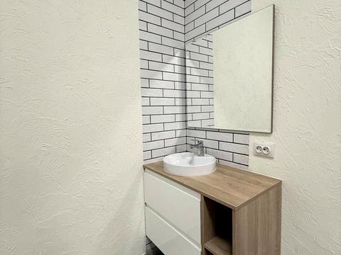 комерційна за адресою Проскурівська вул., 74а